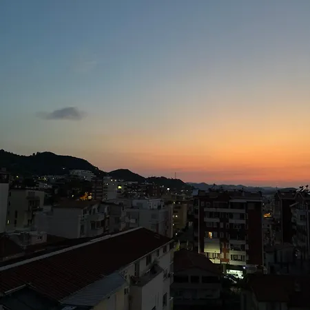 Living * تيرانا